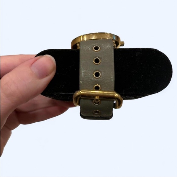 VTG Authentic Y2K Marc by Marc Jacobs Gold and Khaki Watch - Picture 8 of 8